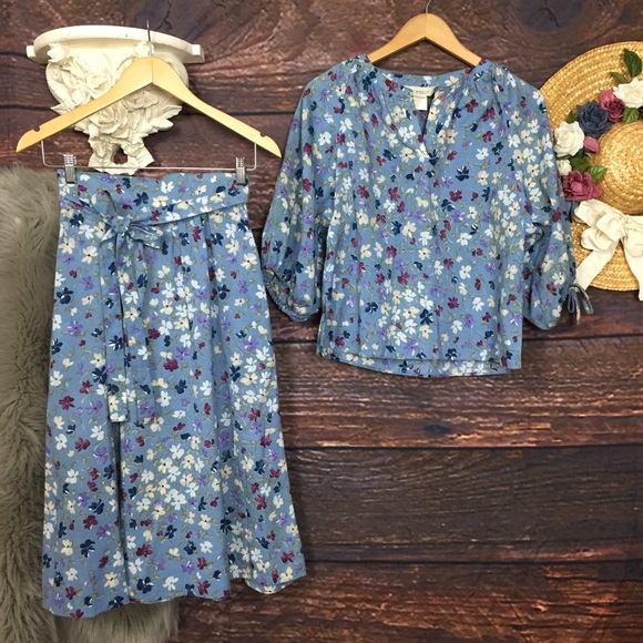 Vintage Dresses & Skirts - Vintage 70’s floral matching 2 pc skirt & top set